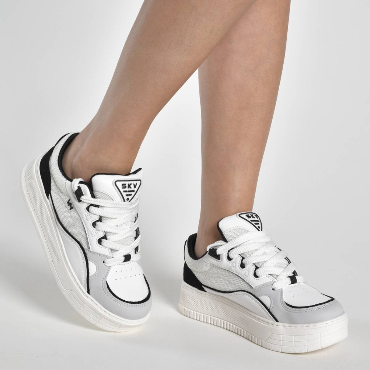 Tenis Feminino Via Marte Casual Urbano Sneaker Plataforma Plano Confortavel Original Branco/Preto 4