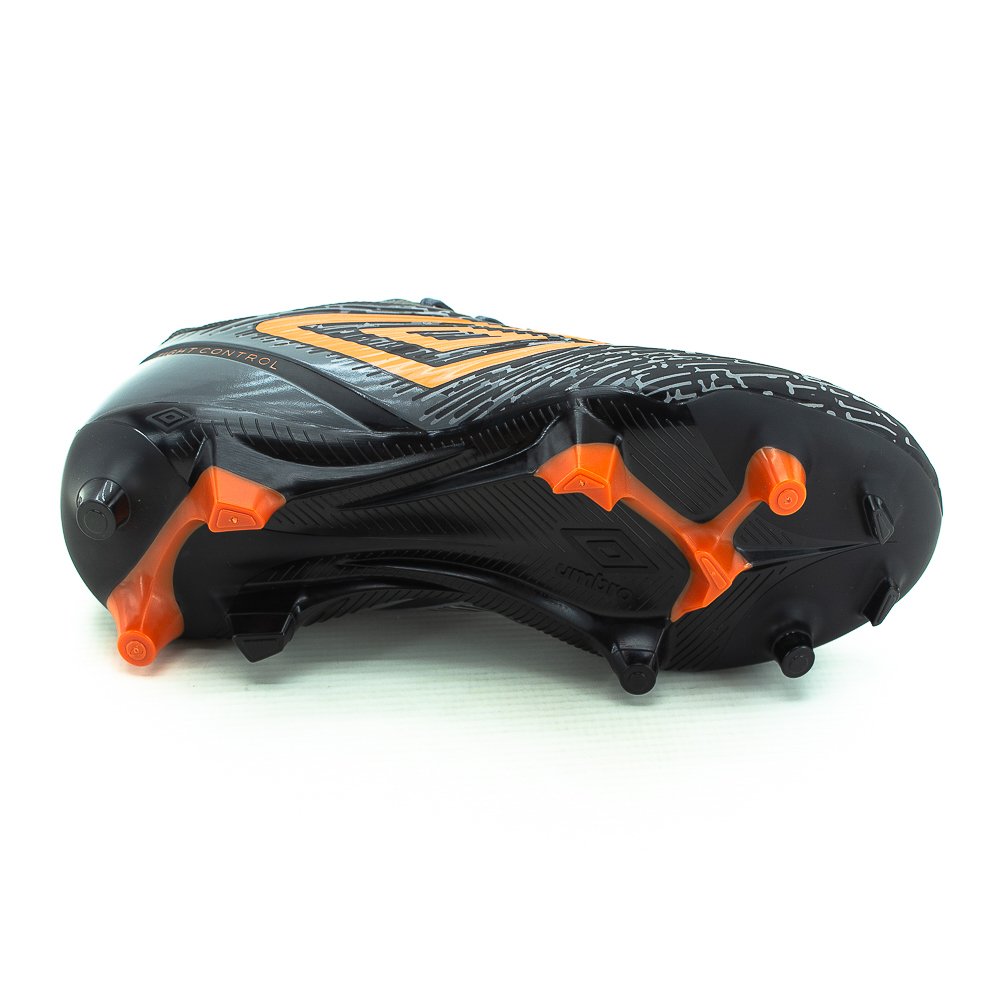 Chuteira Campo Masculina Umbro Gravity - Preto Preto 4