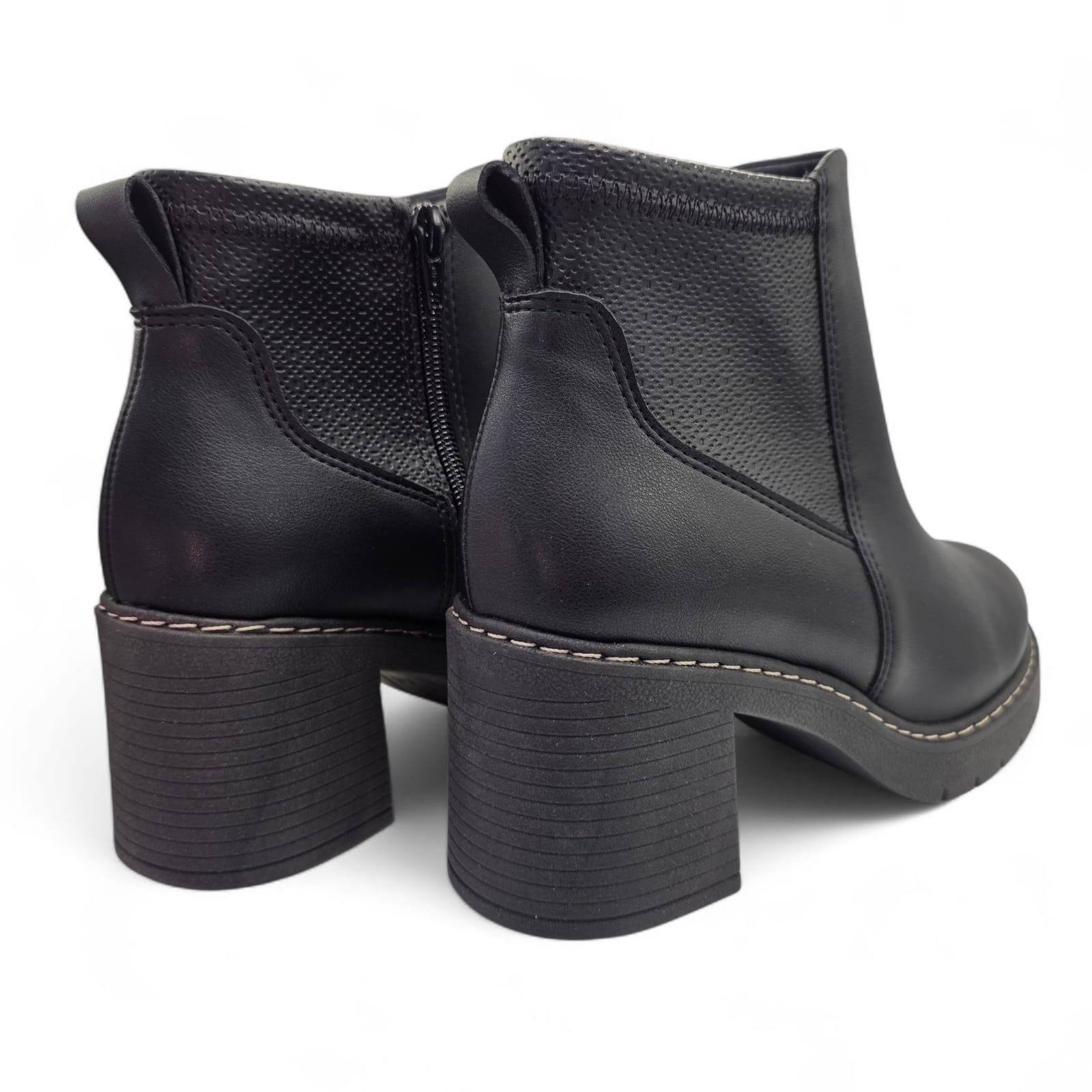 Bota Piccadilly Cano Cuto Salto Médio Preto 4