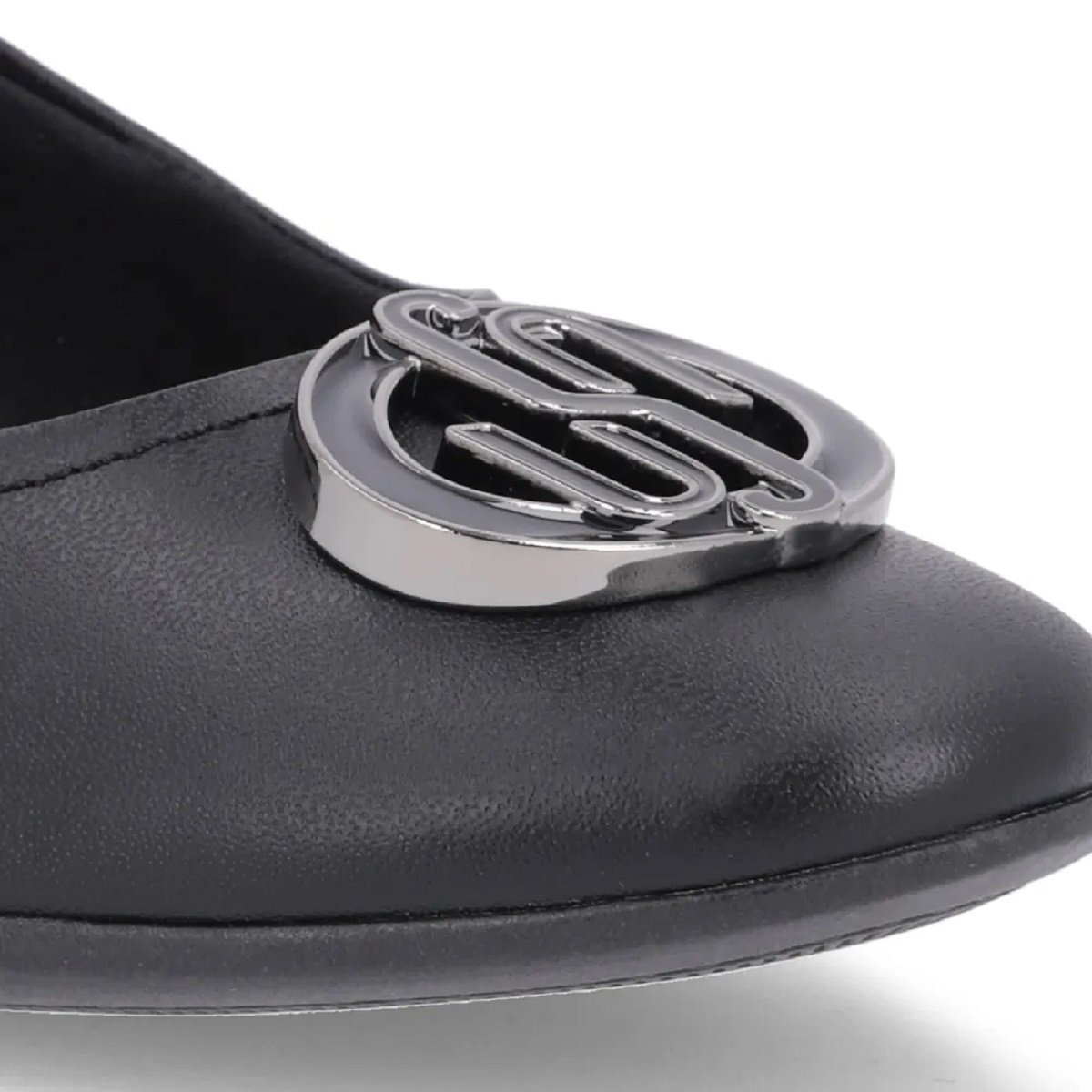 Sapato Scarpin Usaflex em Couro Salto Bloco Monograma Preto 4