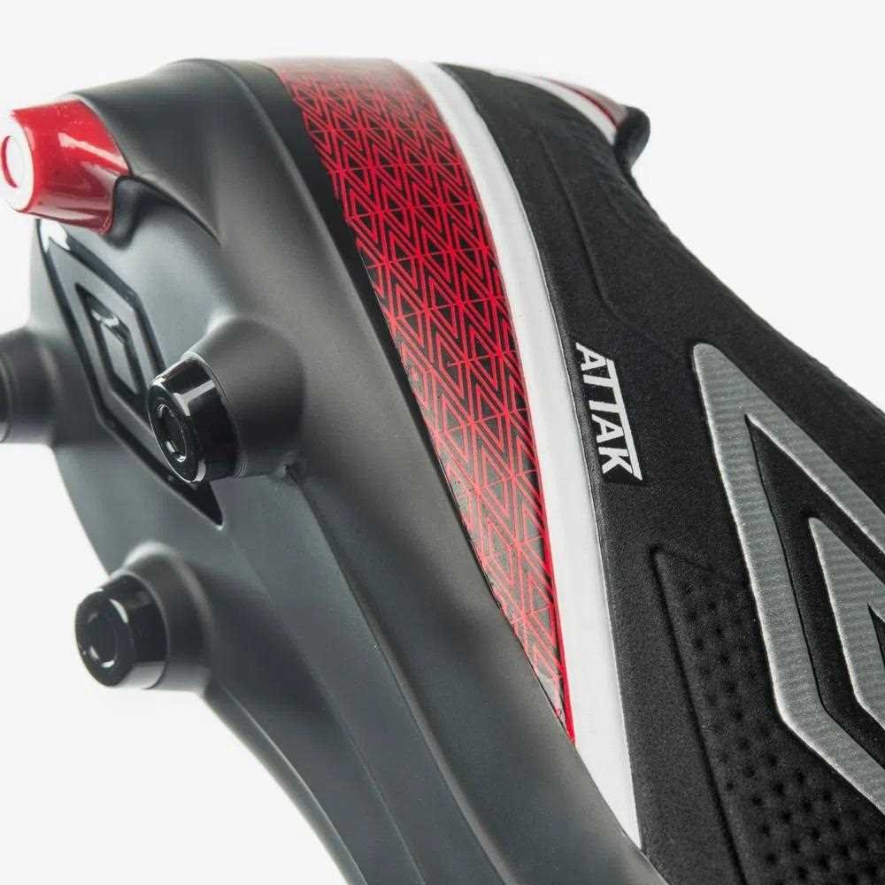 Chuteira Campo Umbro Attak Eternal 1035651 Preto/Vermelho 7