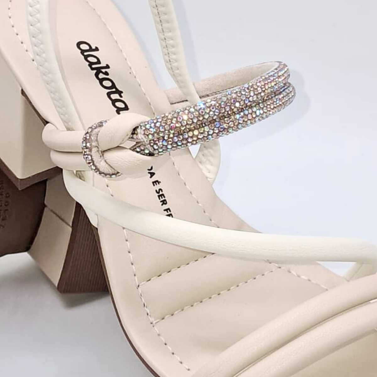 Sandália Feminina Dakota Salto Bloco Brilho Conforto Y9412 Bege 6