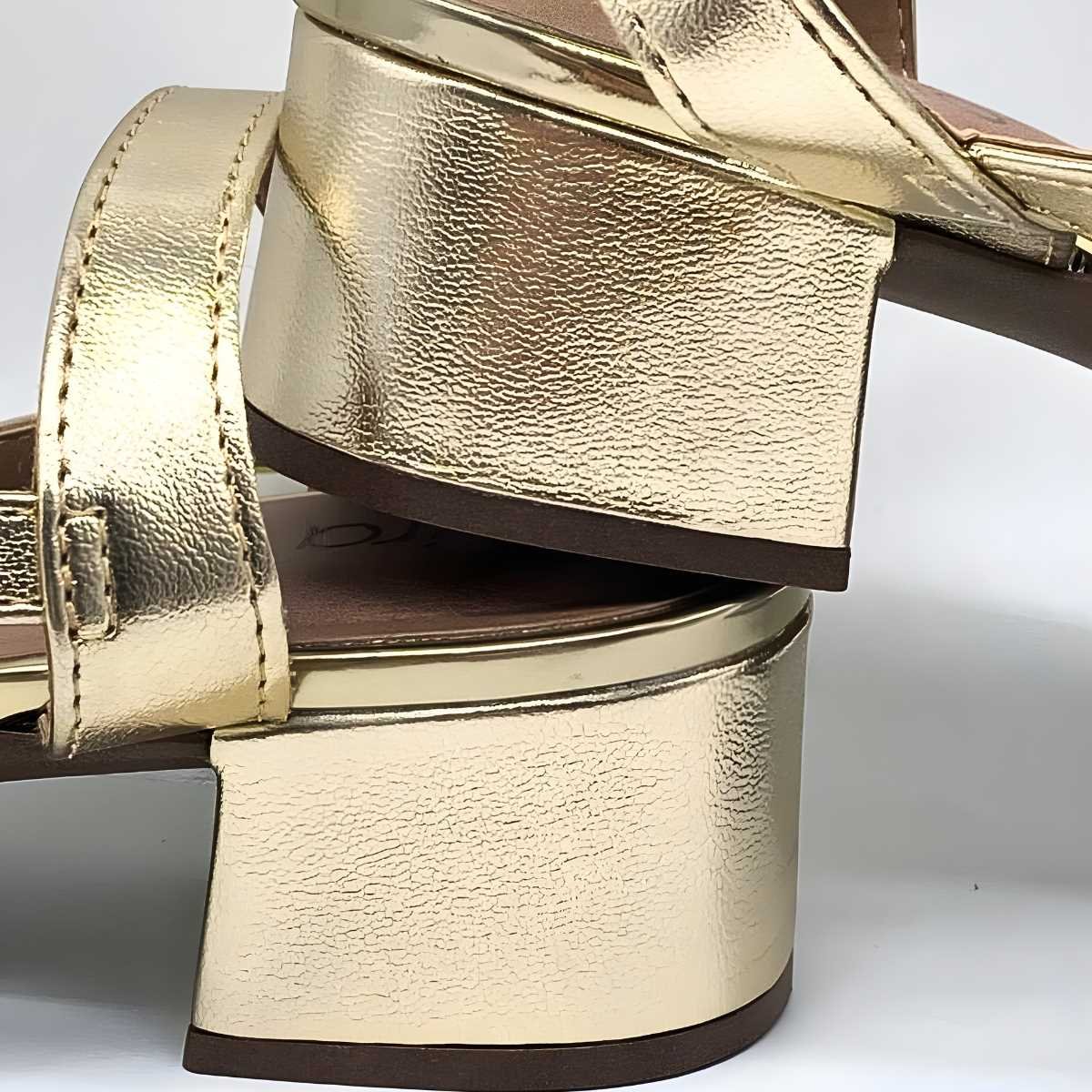 Sandália Feminina Beira Rio Salto Baixo Elegante 8345.602 Dourado 5