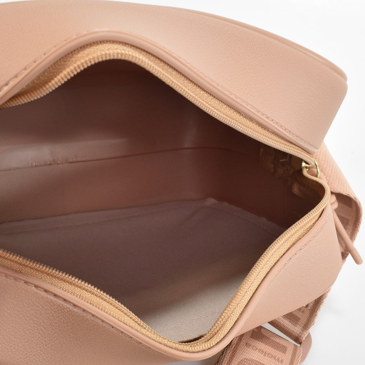 Bolsa Moleca Transversal Pequena Alca Larga Feminina Nude Bege 6