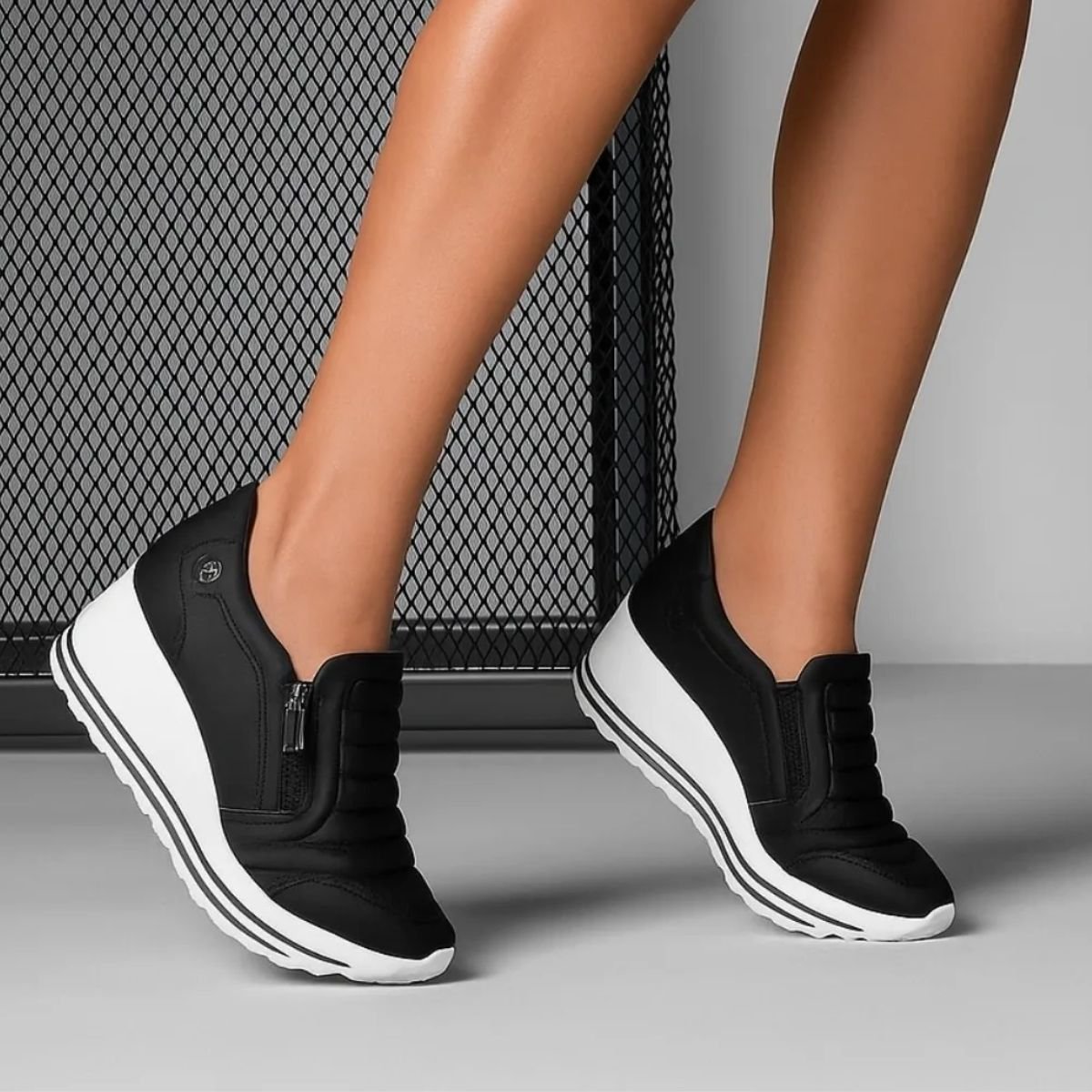 Kolosh Tenis Preto Branco Feminino Solado Alto Calce Facil Preto 3