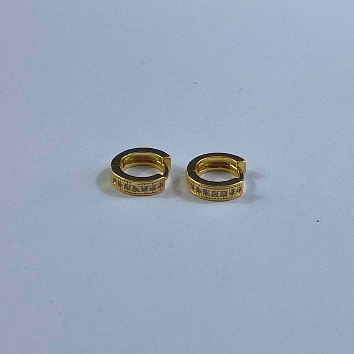 Brinco Argola Cravejada Pequeno Banhado a Ouro Dourado 2