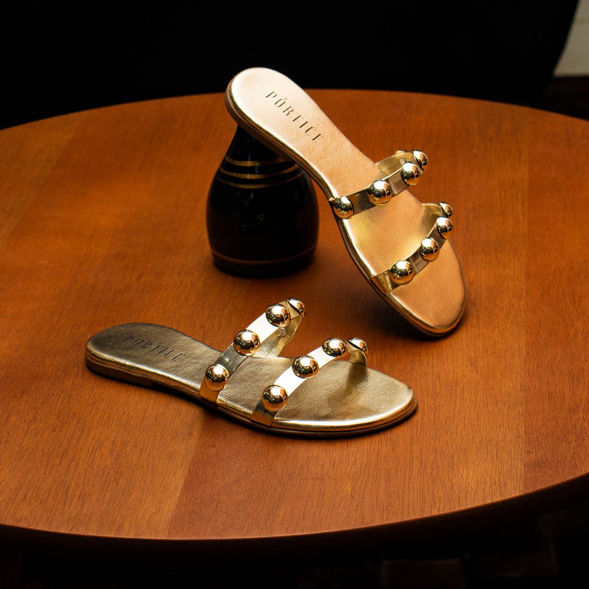 Sandalia Rasteira Feminina Enfeite Metalizado Esfera Confortavel Bico Redondo Dourado 6