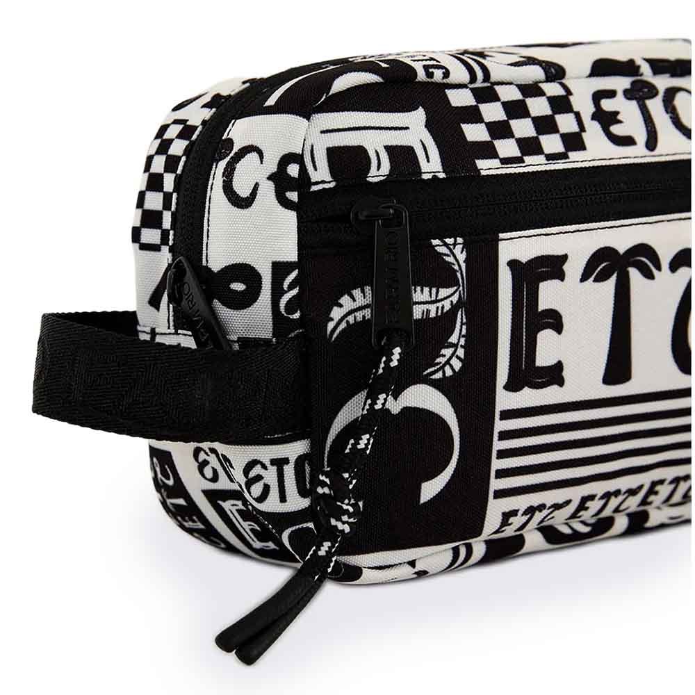 Necessaire Farm Tipografico 78331096 Preto/Branco 4