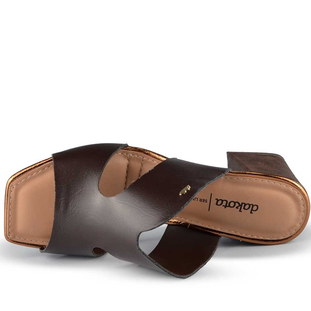 Tamanco Dakota Feminino Salto Bloco Y9191 Café 4