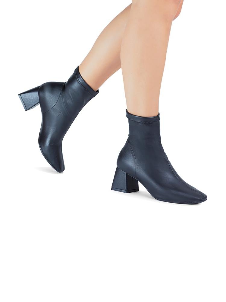 Bota Feminina Bebecê Bico Quadrado Recortes Preto 2