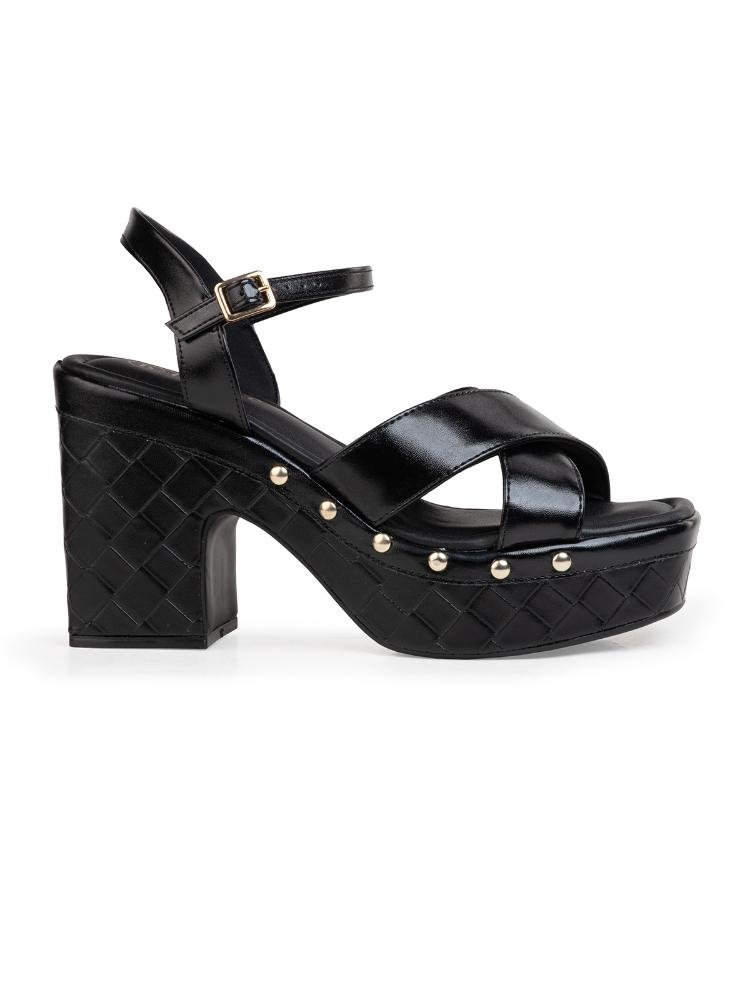 Sandália Clog Bebecê com Tachas