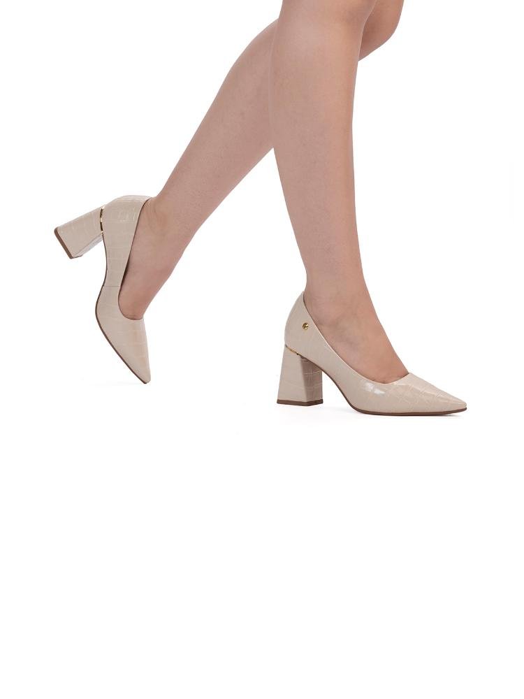 Scarpin Bebecê Salto Bloco Com Detalhe Dourado Bege 2