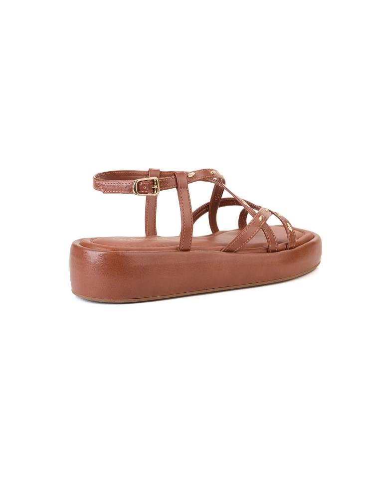 Sandália Flatform Tiras Cruzadas Com Detalhes Em Tachas Marrom 4
