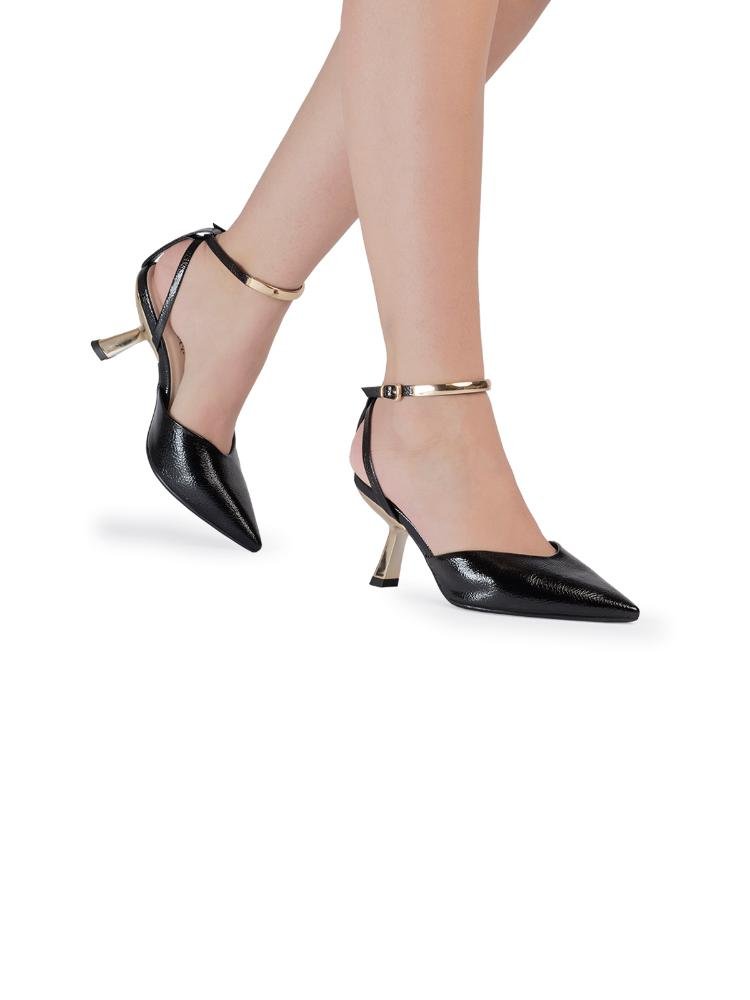 Scarpin Salto Fino Bebecê Bico Fino com Tira no Tornozelo Preto 2