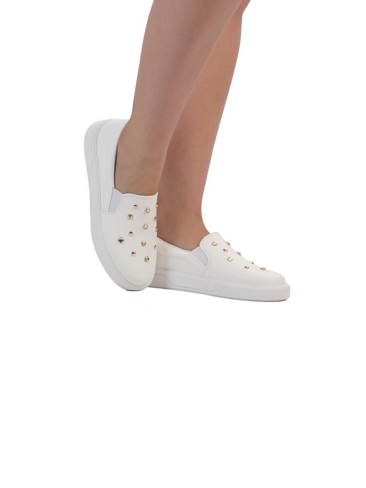 Slip On Bebecê Casual com Detalhes de Tachas Branco 2
