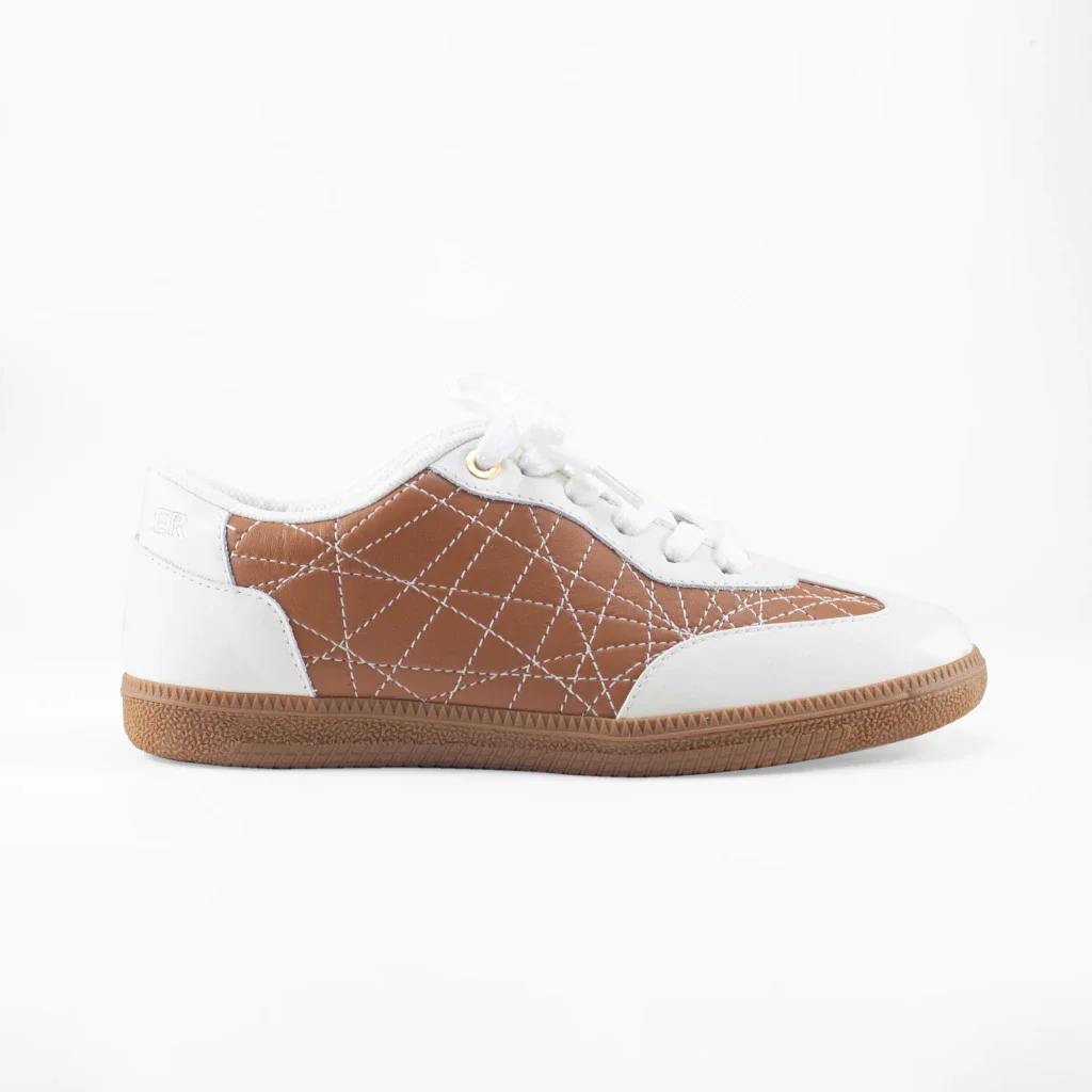 Tênis Cassey em Couro com Tecido Favo Cor Off White/Caramelo