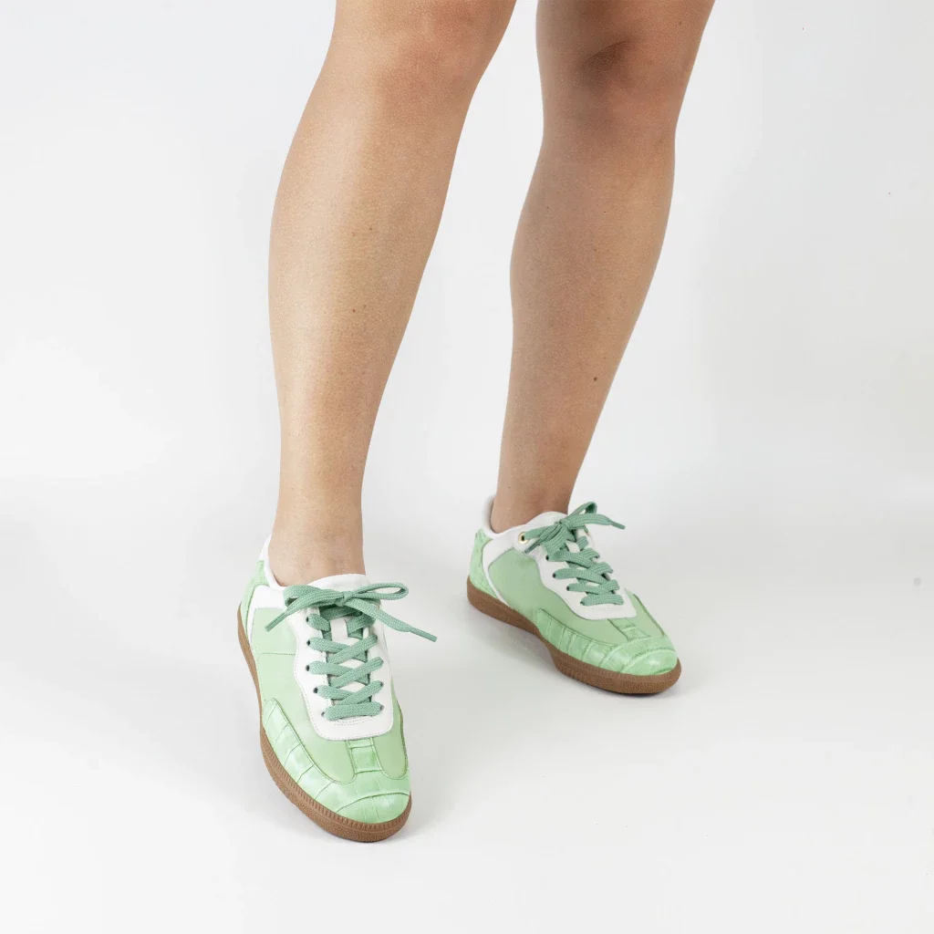 Tênis Cassey em Couro Cor Verde Candy Colors Verde 2
