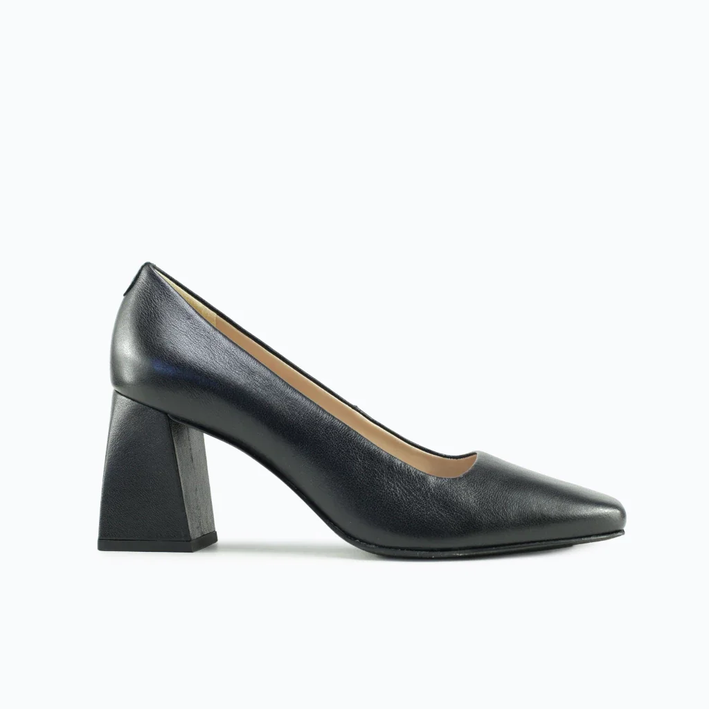 Scarpin Monique em Couro Cor Preto