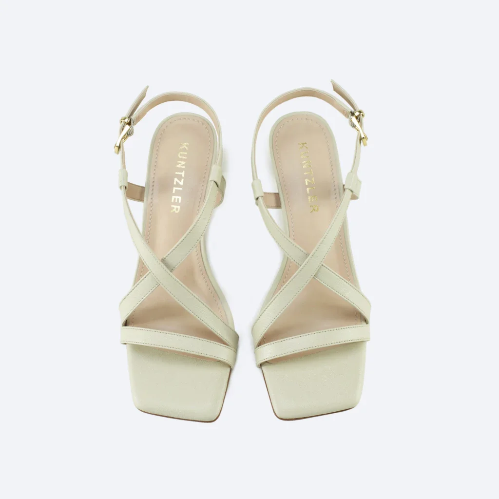 Sandália Clara em Couro na Cor Off White Off White 2
