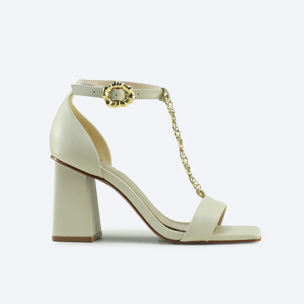 Sandália Estela em Couro na Cor Off White