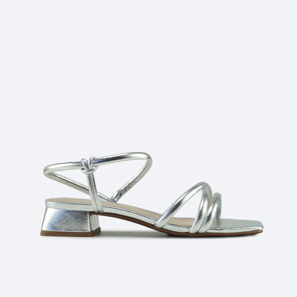 Sandália Giovanna em Couro Cor Prata