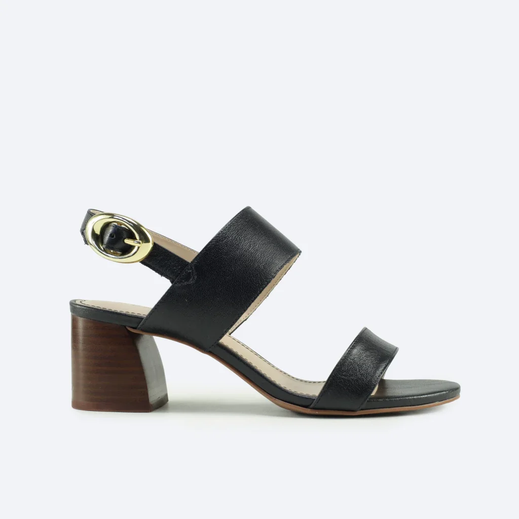Sandália Helena em Couro na Cor Preta