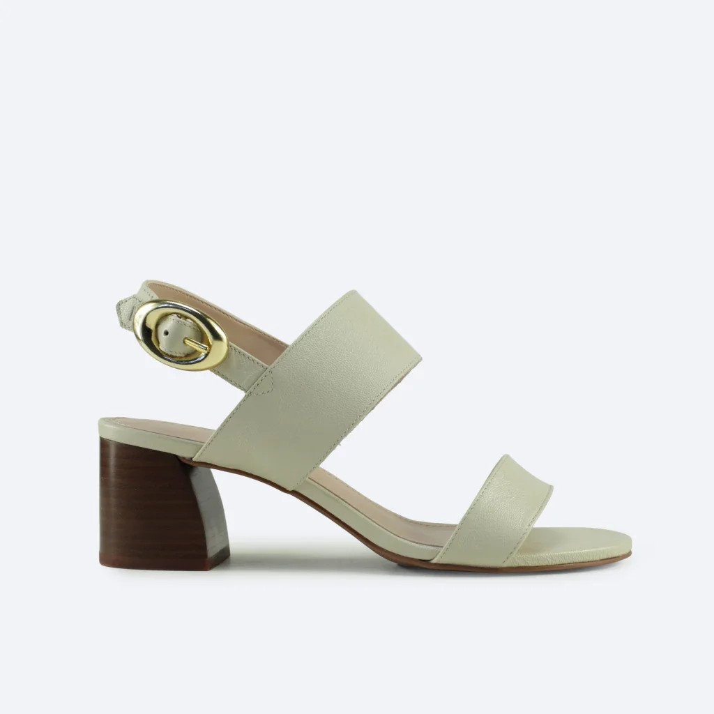 Sandália Helena em Couro na Cor Off White