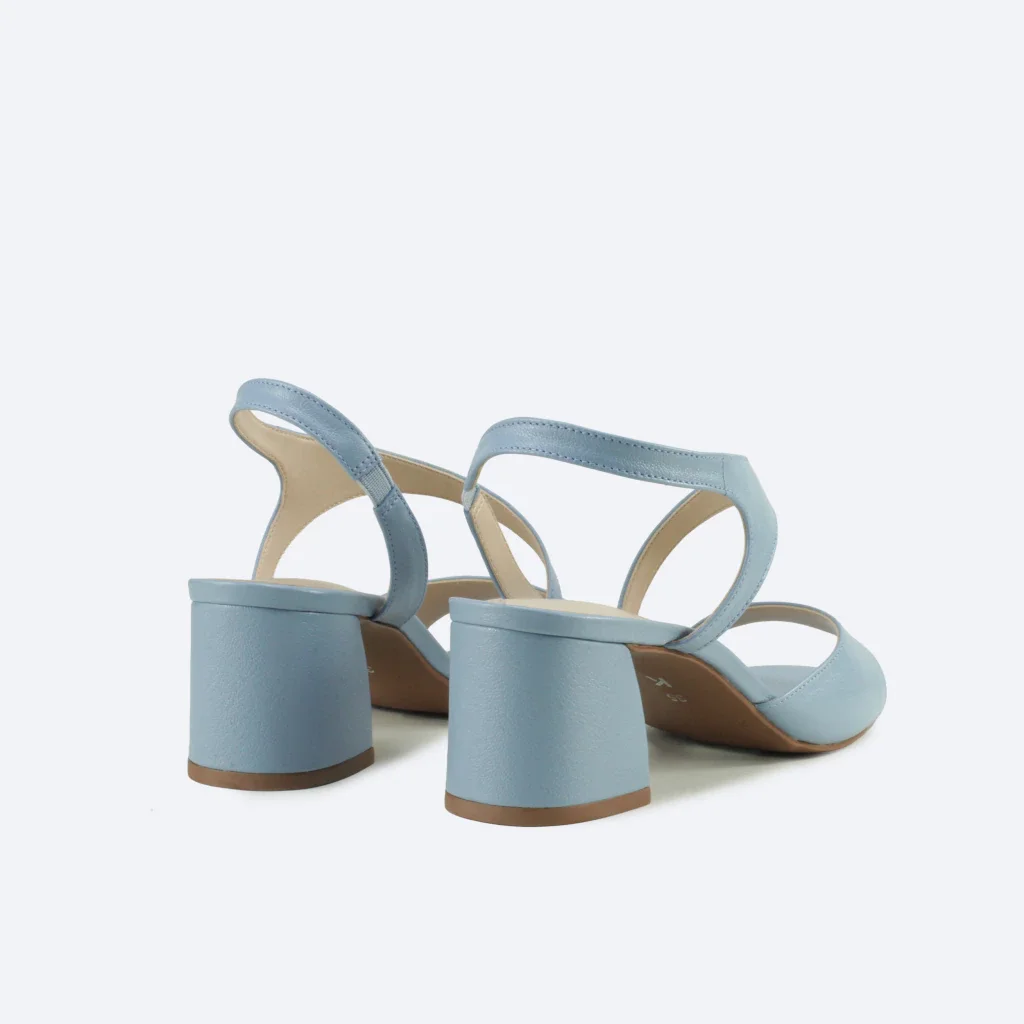 Sandália Isabela em Couro na Cor Azul Céu Azul 3