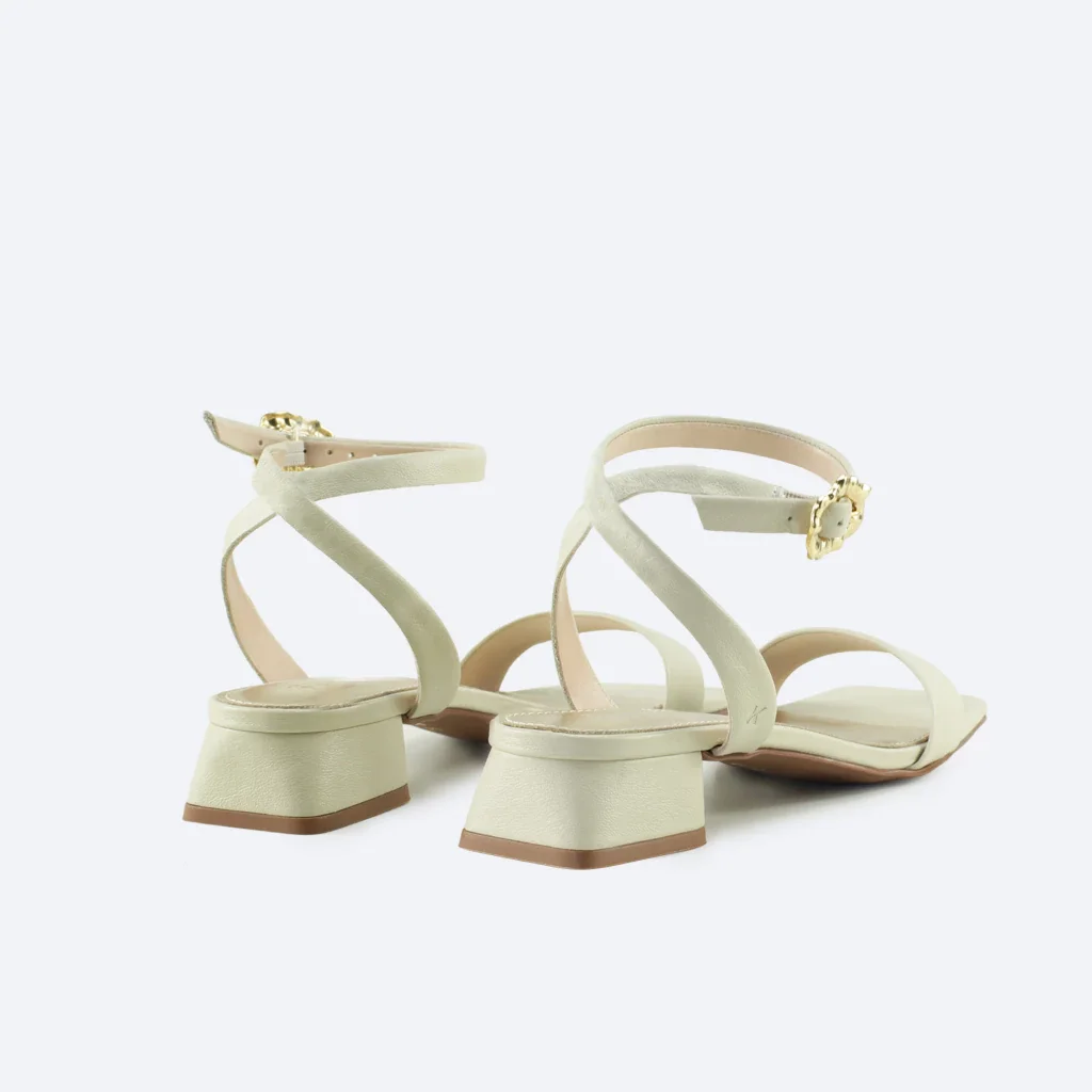Sandália Isadora em Couro Cor Off White Bege 3