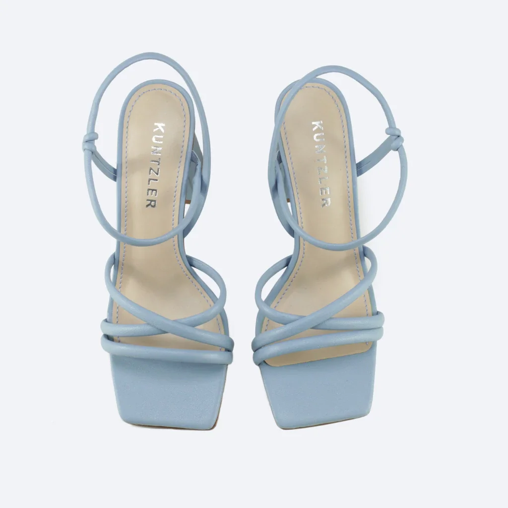 Sandália Olívia em Couro na Cor Azul céu Azul 2