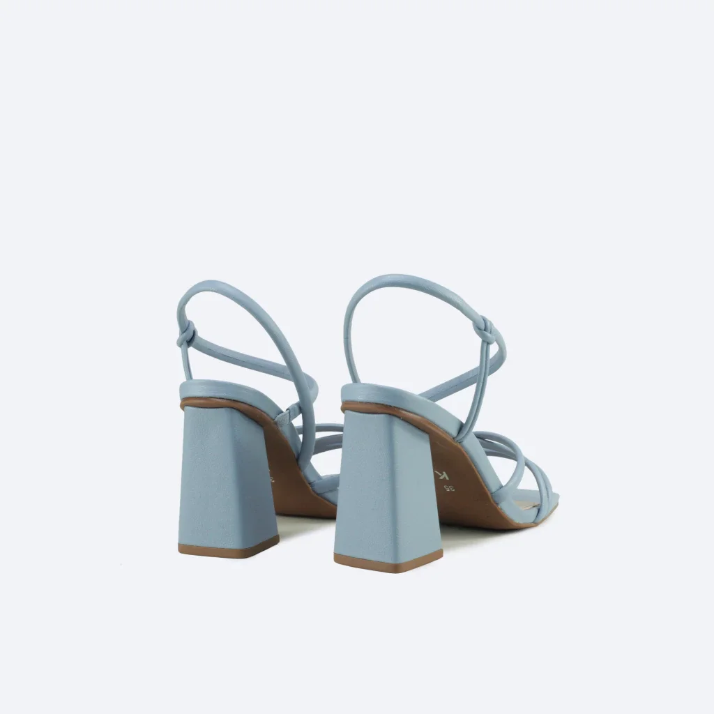 Sandália Olívia em Couro na Cor Azul céu Azul 3
