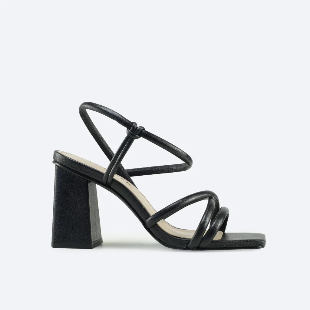 Sandália Olívia em Couro na Cor Preta