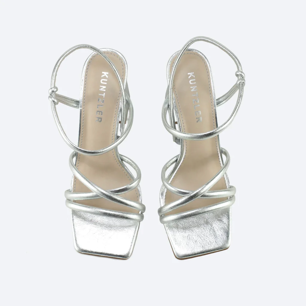 Sandália Olívia em Couro na Cor Prata Prata 2