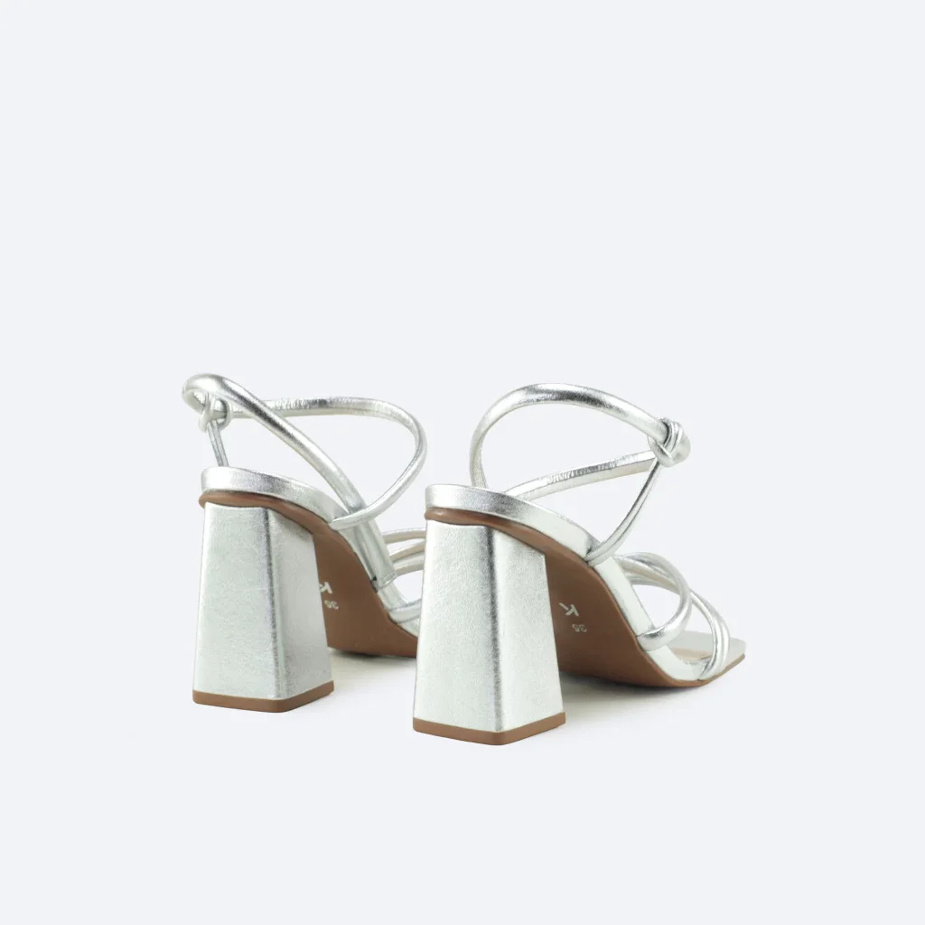 Sandália Olívia em Couro na Cor Prata Prata 3
