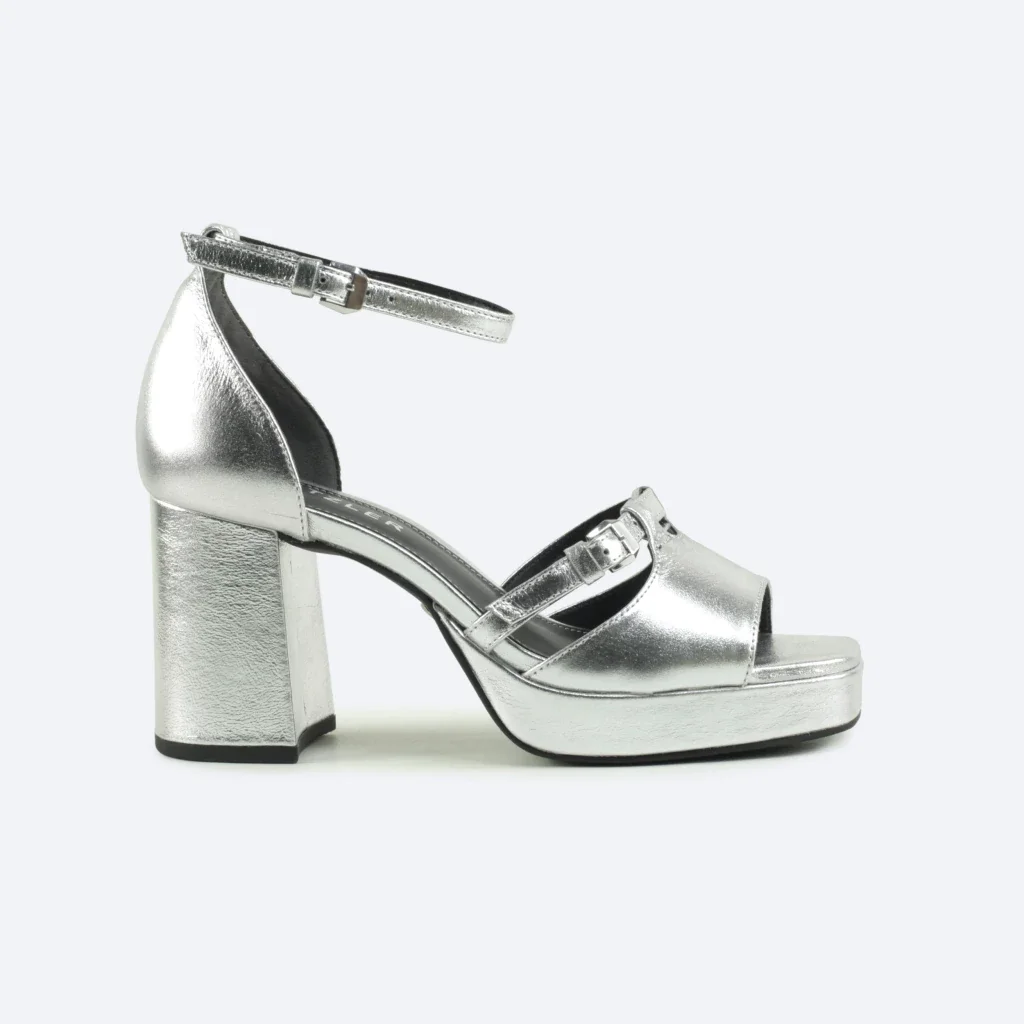 Sandália Plataforma Cecilia em Couro Cor Metalizado Prata