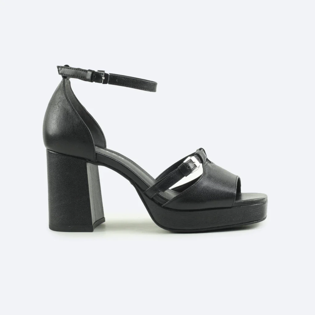 Sandália Plataforma Cecilia em Couro Cor Preta