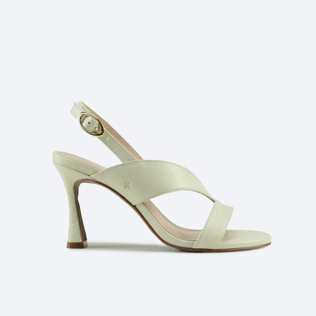 Sandália Renata em Couro Cor Off White