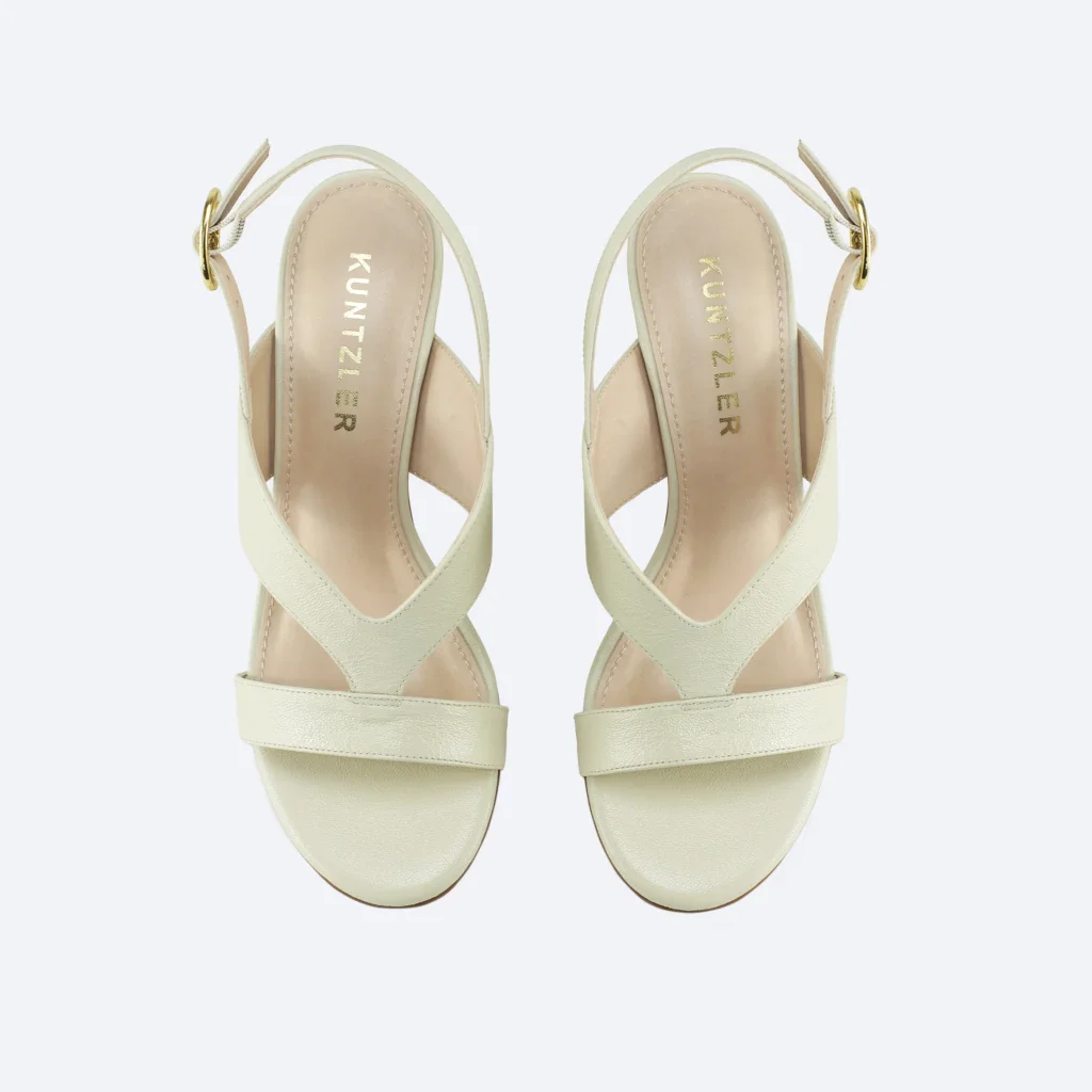 Sandália Renata em Couro Cor Off White Branco 2