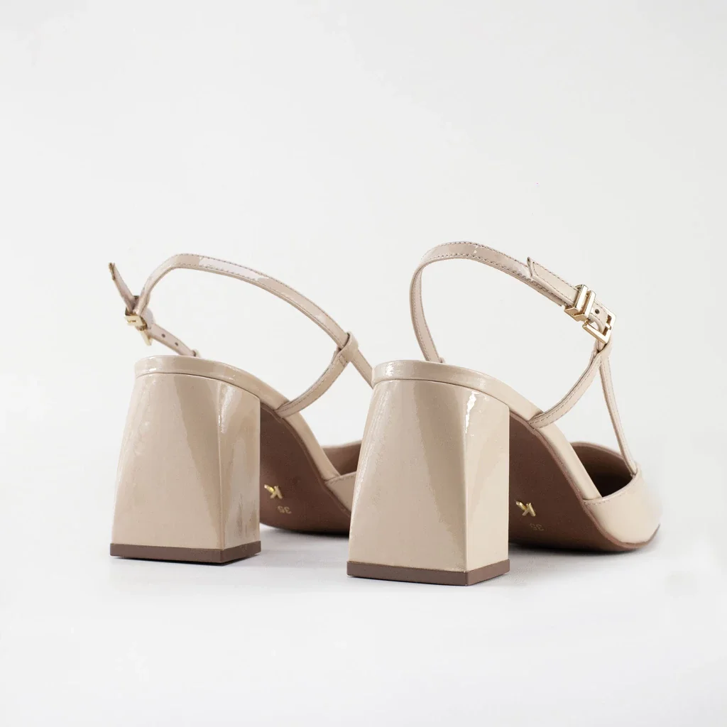 Slingback Amber em Couro Verniz Cor Nude