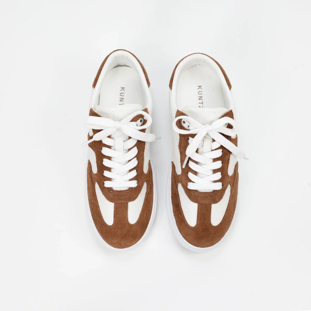 Tênis Ruby em Couro em detalhes Camurção Cor Caramelo/Couro Off White Branco/Marrom 3