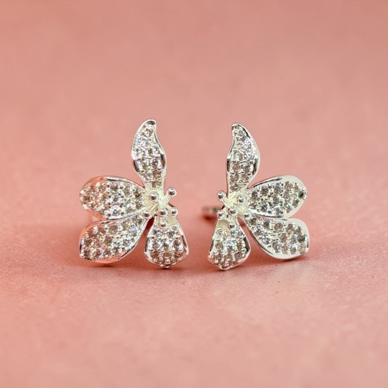 BRINCO FLOR CRAVEJADA PRATA Dourado 2