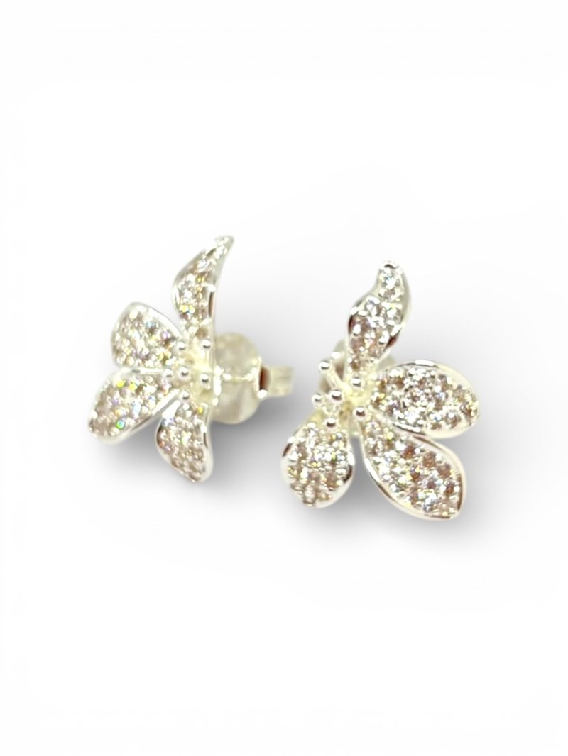 BRINCO FLOR CRAVEJADA PRATA Dourado 4