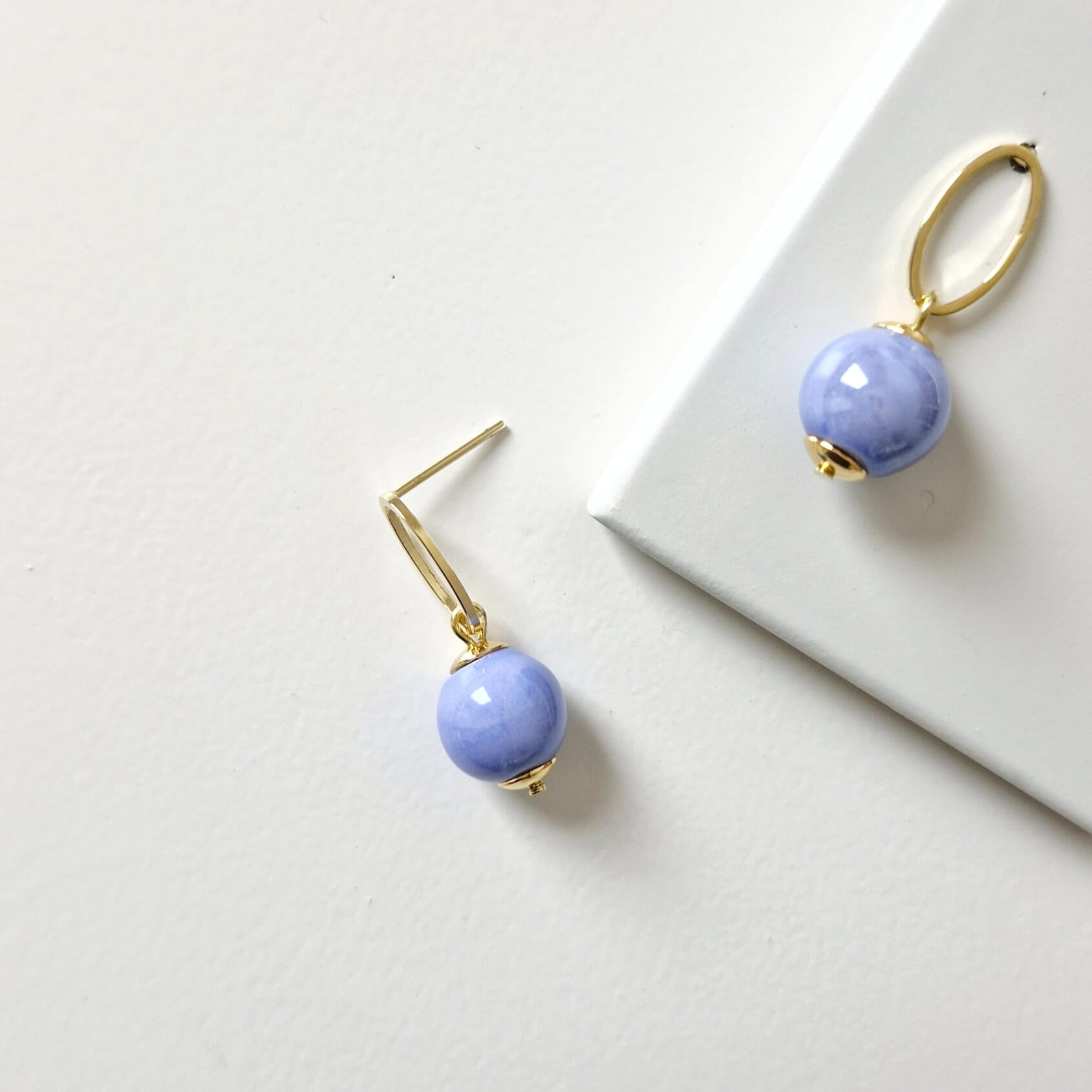 Brinco Basic Light Blue Dourado 3