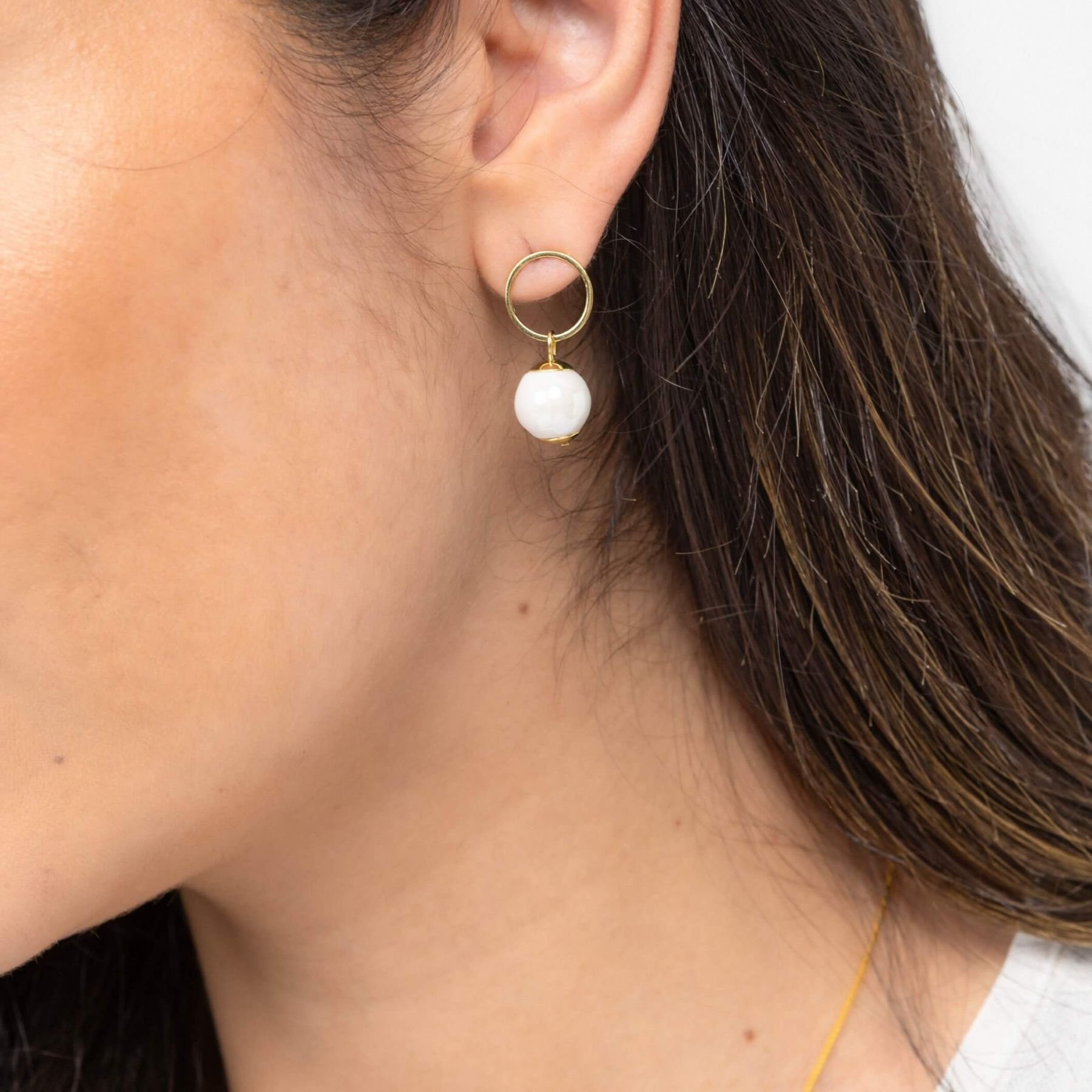 Brinco Basic White Dourado 2