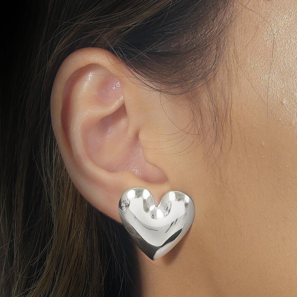 Brinco Prateado de Coração Liso Prata 2