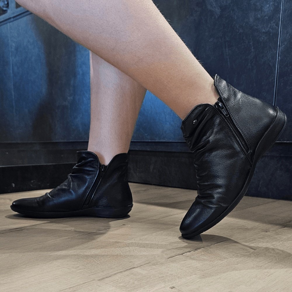 Bota Feminina ANG820 Couro Preto Preto 2