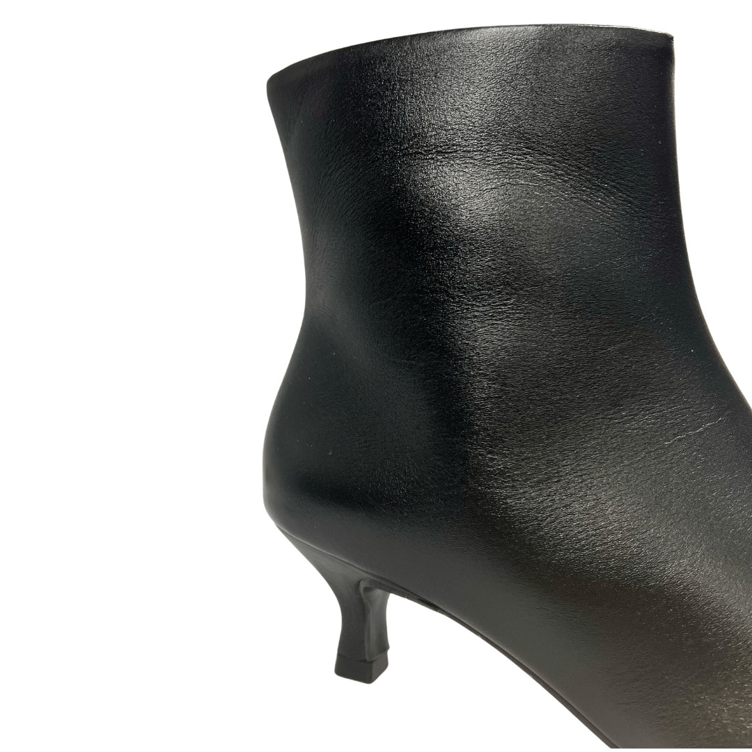 Bota Berti Maria Feminina Salto Fino Preto Couro Preto 2