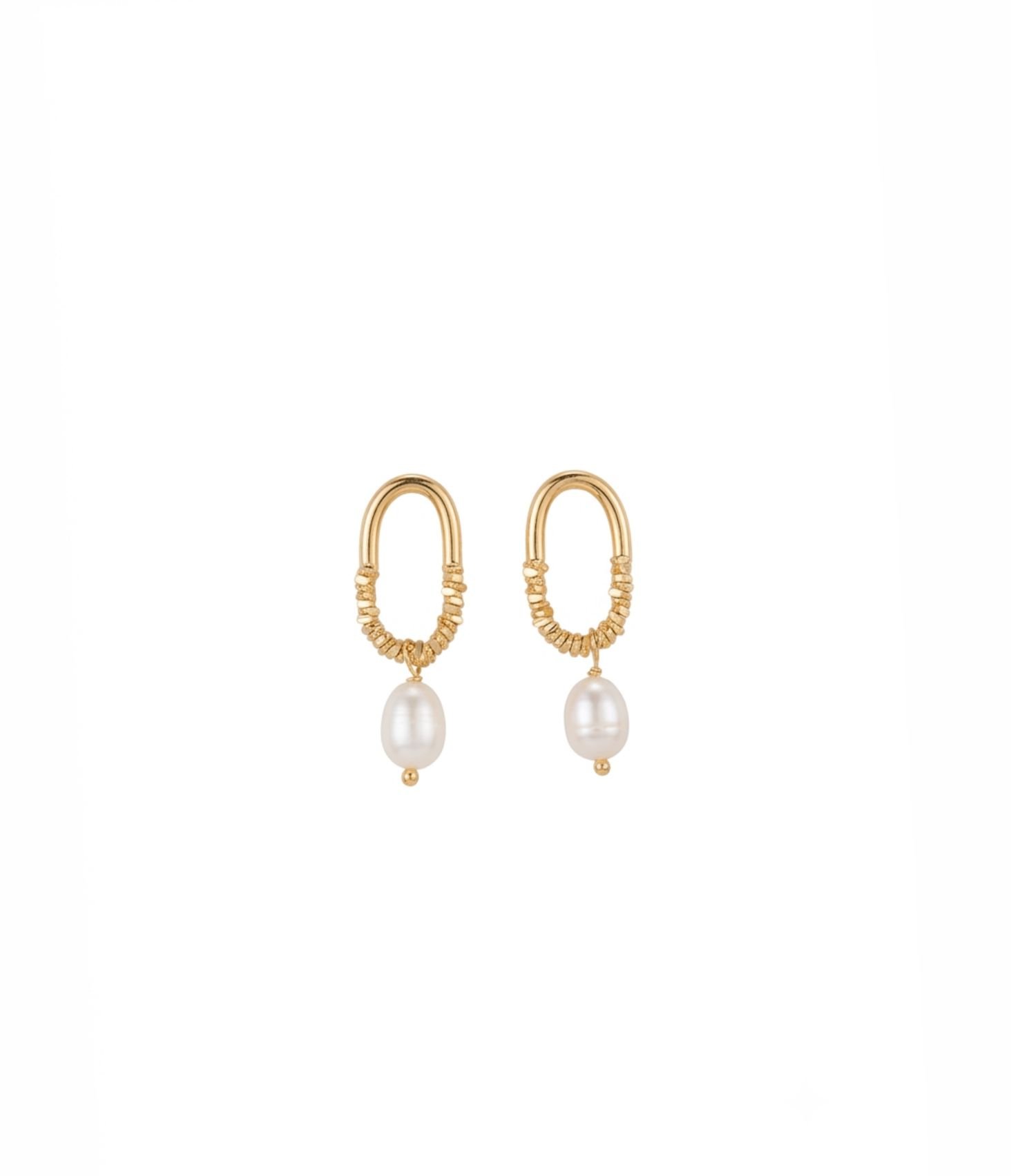 Brinco oval pérola - banho de ouro 18k