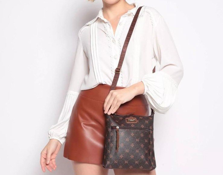 BOLSA FEMININA EM MONOGRAMA Marrom 3