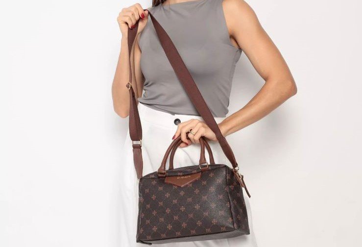 BOLSA FEMININA EM MONOGRAMA Marrom 3
